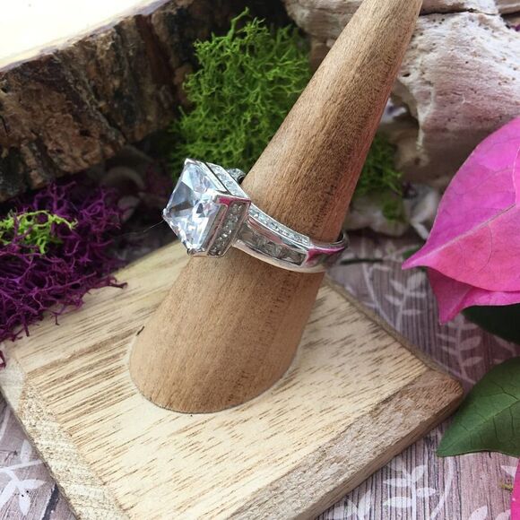 Solid Sterling Silver Square Cz Solitaire Engagement Wedding Fashion Ring Size 8 - Picture 6 of 9